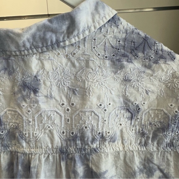 Pilcro tie dye button down eyelet top. Meant to be wrinkled. Beautiful detail. - Picture 5 of 7